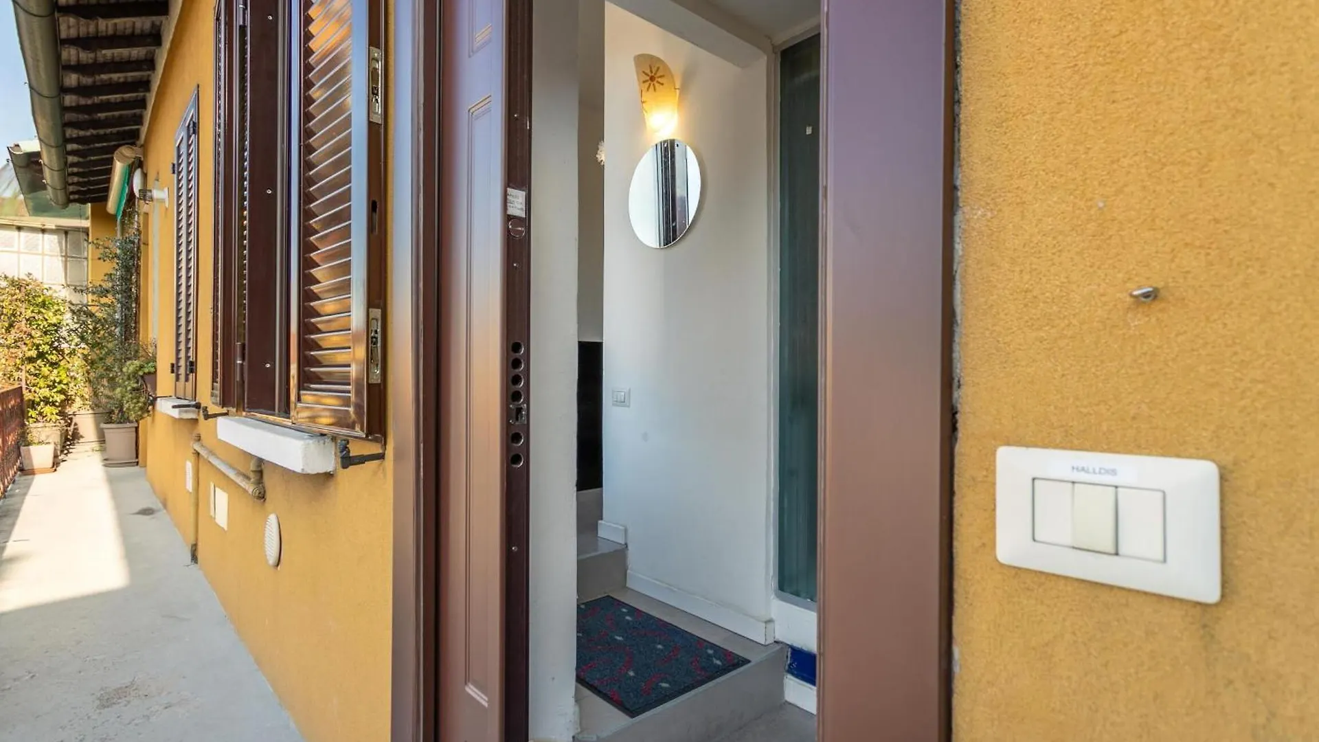 Apartment Accademia Studio By Halldis Milan